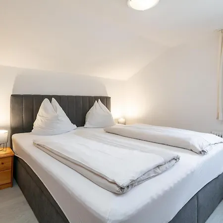 Rettenstein Und Gaisbergblick